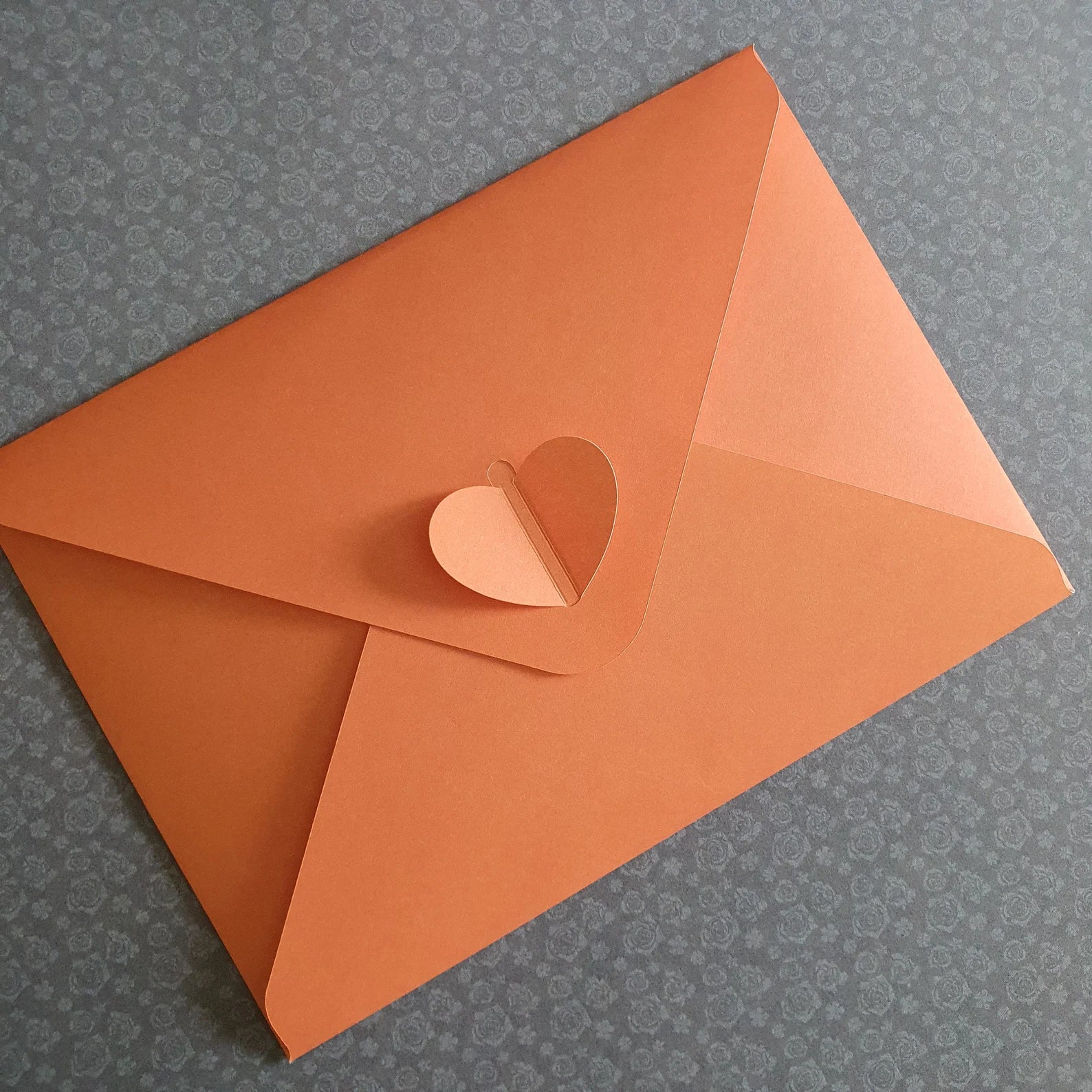 Reusable Self Sealing Heart Closure Clasp Envelope SVG Design plus bonus. Downloadable content only. Great for use with Cricut machines