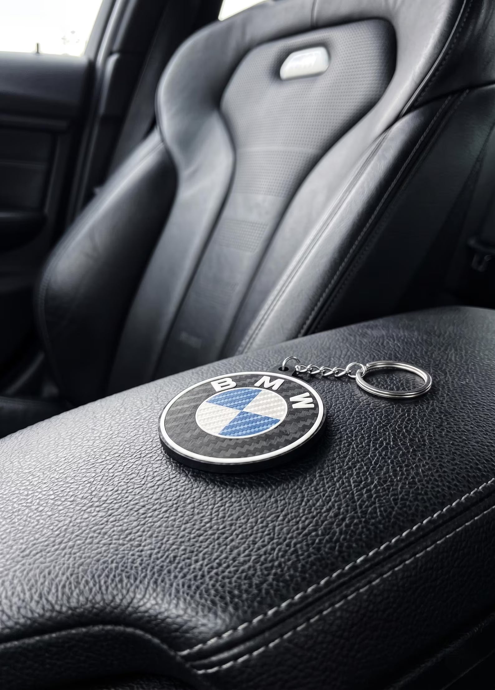 BMW Carbon Fiber Style Metal Keychain – Premium Luxury Car Key Accessory